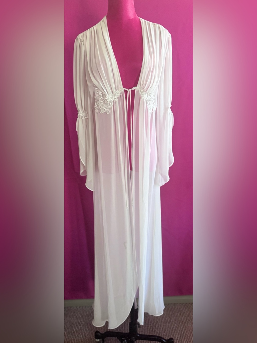 Vintage Sheer Lave-Trim Long Robe - White